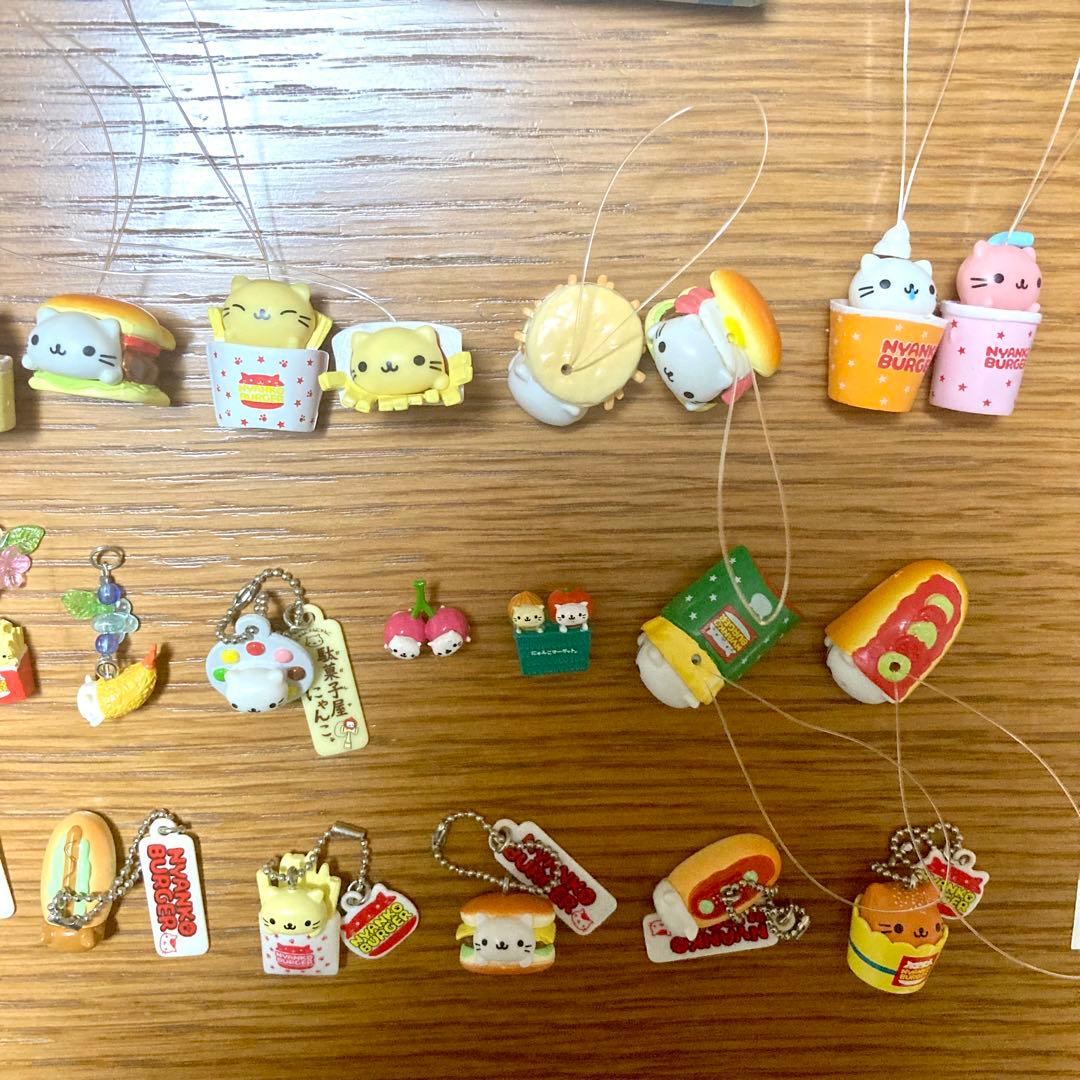 【激レア】にゃんにゃんにゃんこ　平成レトロ　ガチャガチャ　シール　等