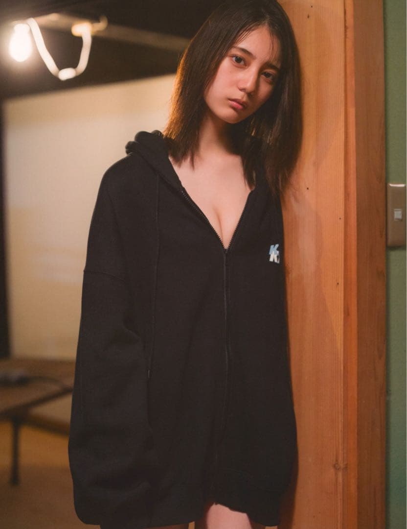 美女 L判写真 20枚セット服はぎ可能 小坂菜緒似