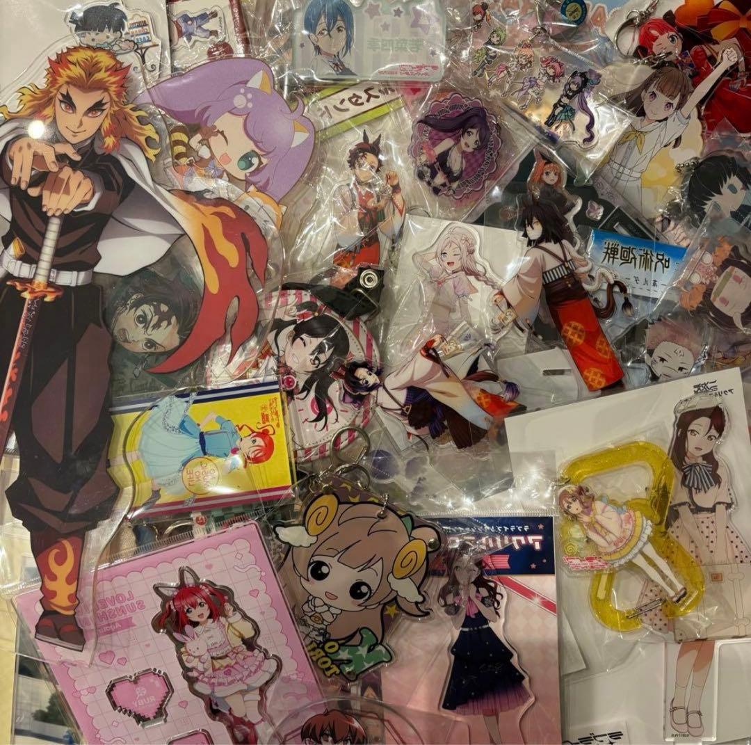 鬼滅の刃 ワンピース　ラブライブ アニメグッズ　まとめ売り 大量　1500点以上