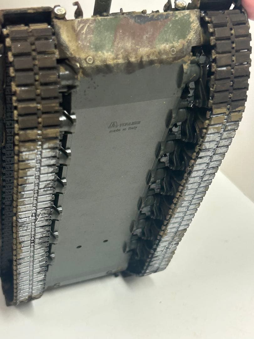 イタレリ　1/35 レオパルド2A4 完成品　戦車　模型　プラモデル　ドイツ