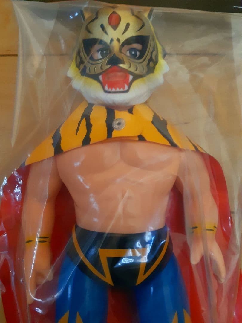 [新品未開封！]初代タイガーマスク牙付き金マスクソフビ