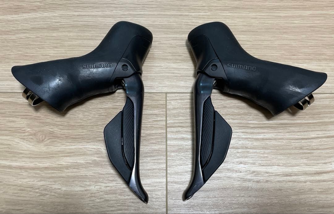 ULTEGRA Di2 ST-R8170 デュアルコントロールレバー　左右