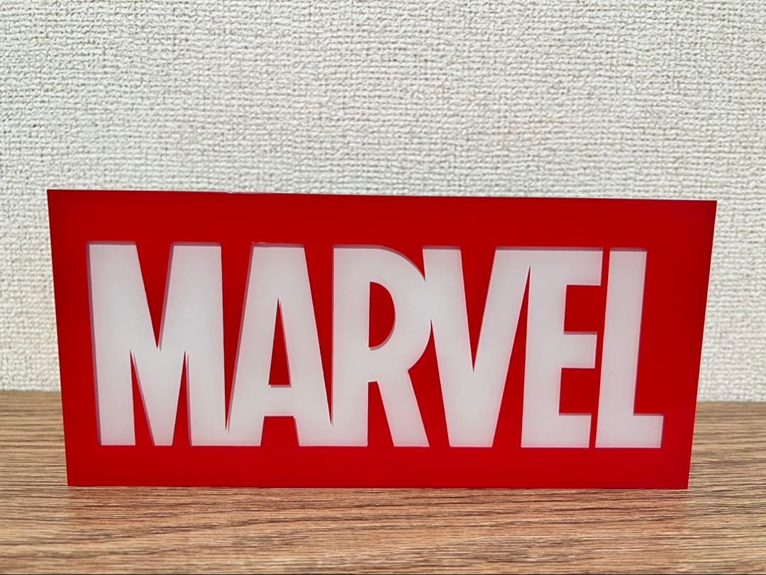 MARVEL STUDIOS 10周年 ミニライトボックス　ロゴライト