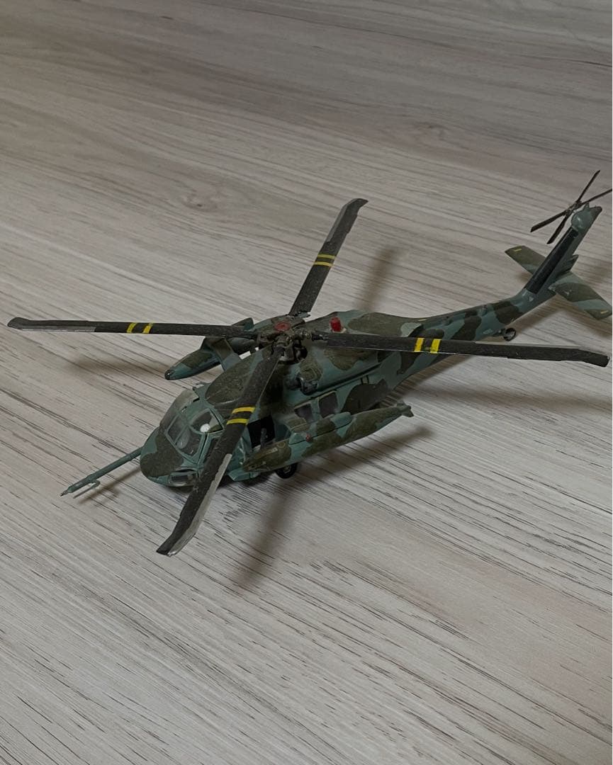 値下げしました。1機壊れてヘリコプターモデル6機になりました。