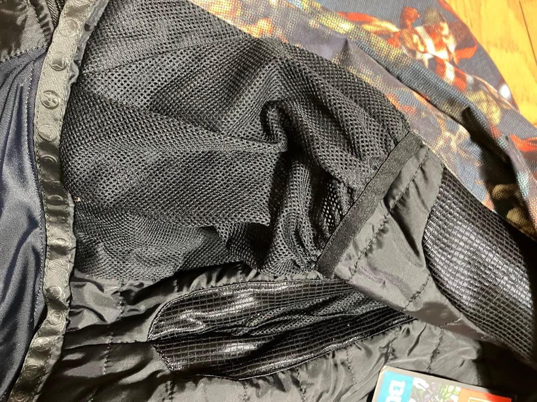 BURTON × MARVELコラボ スノーボードウェア　サイズM