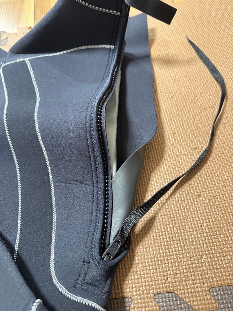 【未使用品】　※希少※XXL セミドライウェットスーツ 訳アリ
