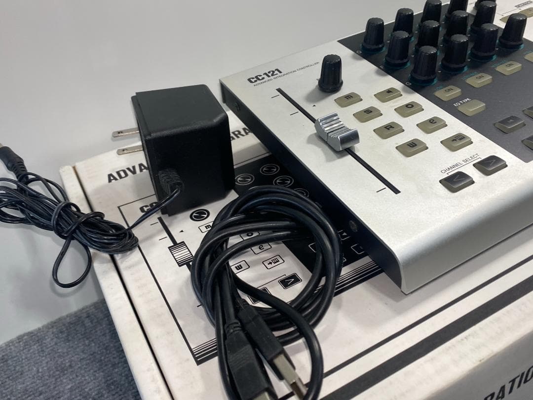 steinberg CC121 フィジカルコントローラー