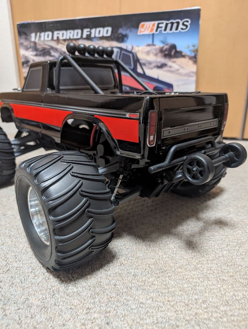 FMS F100 1/10スケール、2WDのRC