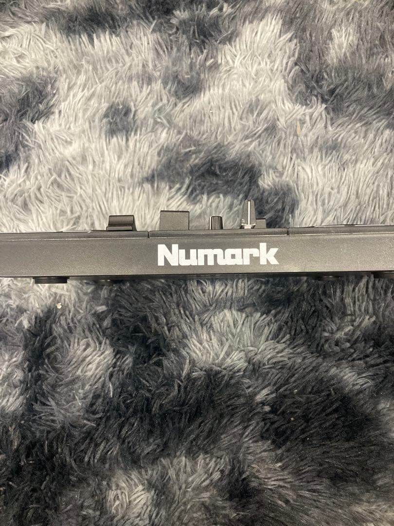 A0105)Numark Party Mix Live DJコントローラー 本体