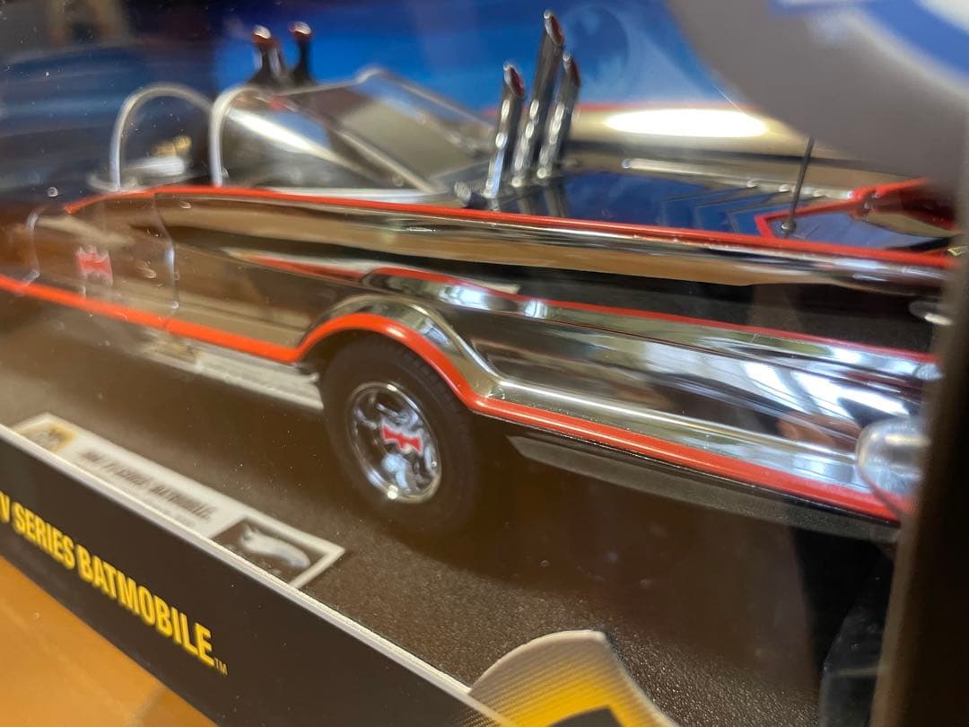 1/18 MATTEL バットモービルTVシリーズ1966 クローム