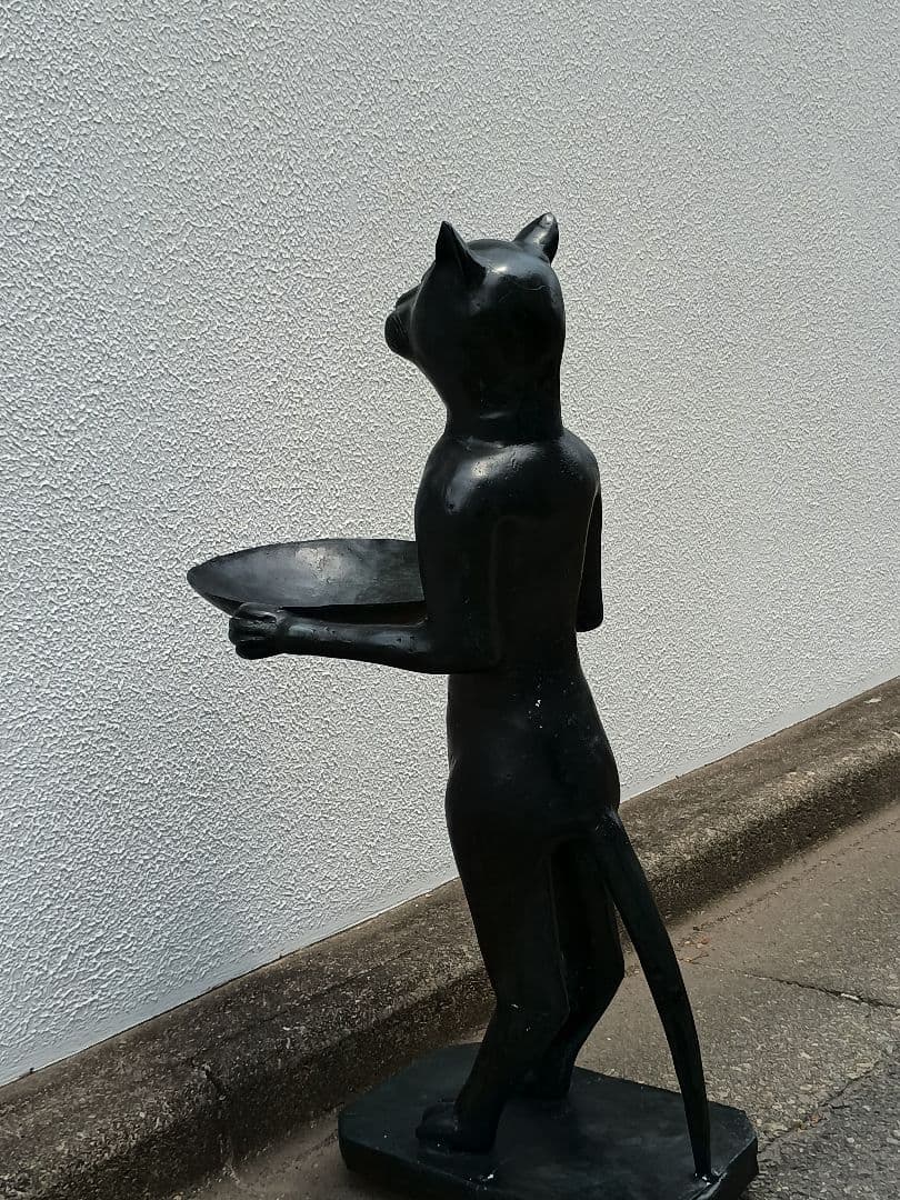 皿持ち猫バリ島　金属製 バリ島皿持ち猫　希少