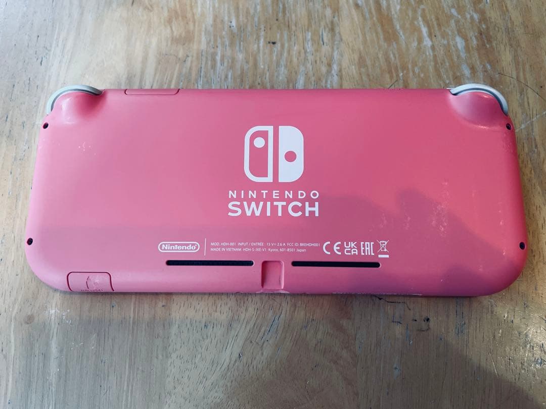 Nintendo Switch Lite コーラル