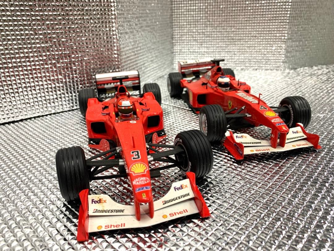 【ホットウィール　フェラーリF2000 M.シューマッハ　バリチェロ1/18】