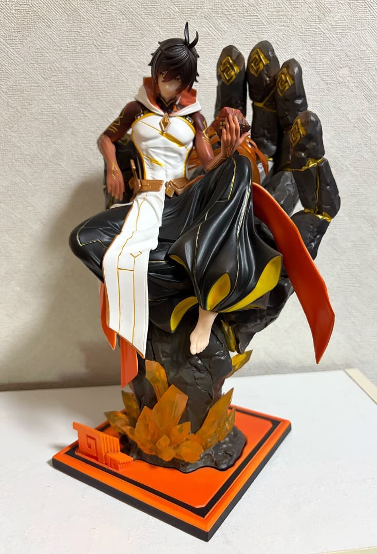 原神 鍾離（モラクス）岩神形態 フィギュア 中古品