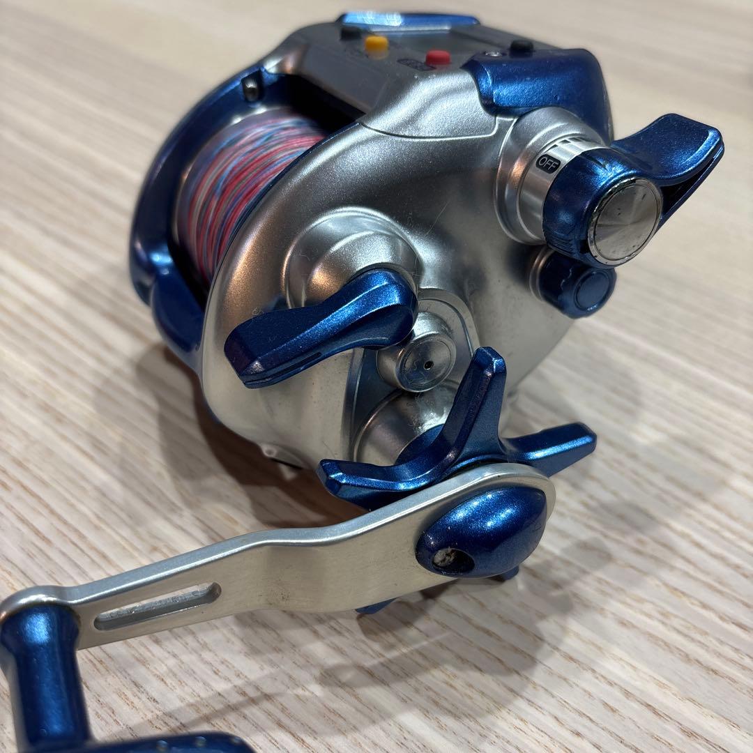 SHIMANO製の3000H電動リール