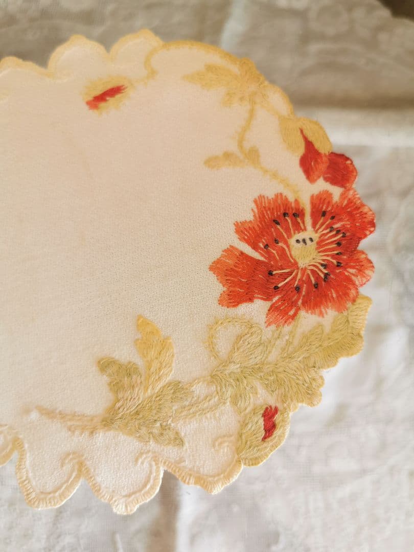 アンティーク フランス刺繍 一重薔薇 浜茄子 ソサイエティシルク 縮緬風ドイリー