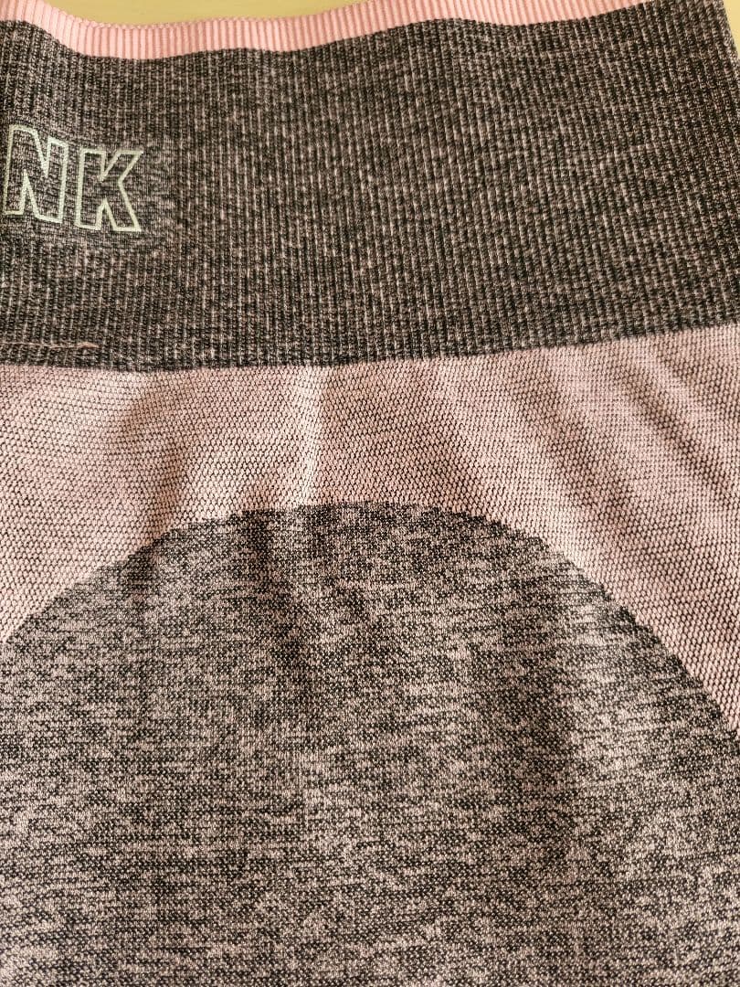 【新品 タグ付き】ヴィクトリアズシークレット PINK スポーツウエア(上下)