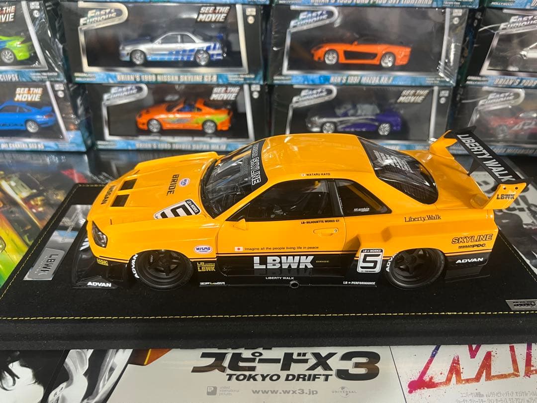 ミニカー INNO 1/18 SKYLINE LBWK ER34 YELLOW