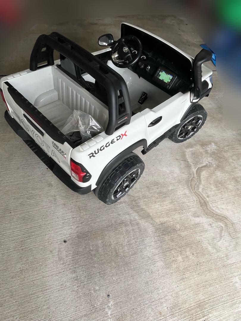 手渡し限定 乗用ラジコン TOYOTA HILUX RUGGED ハイラックス