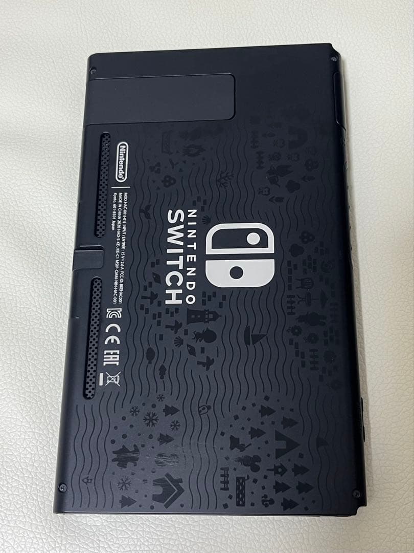 Nintendo Switch 本体　あつまれ どうぶつの森　【国内公式品】