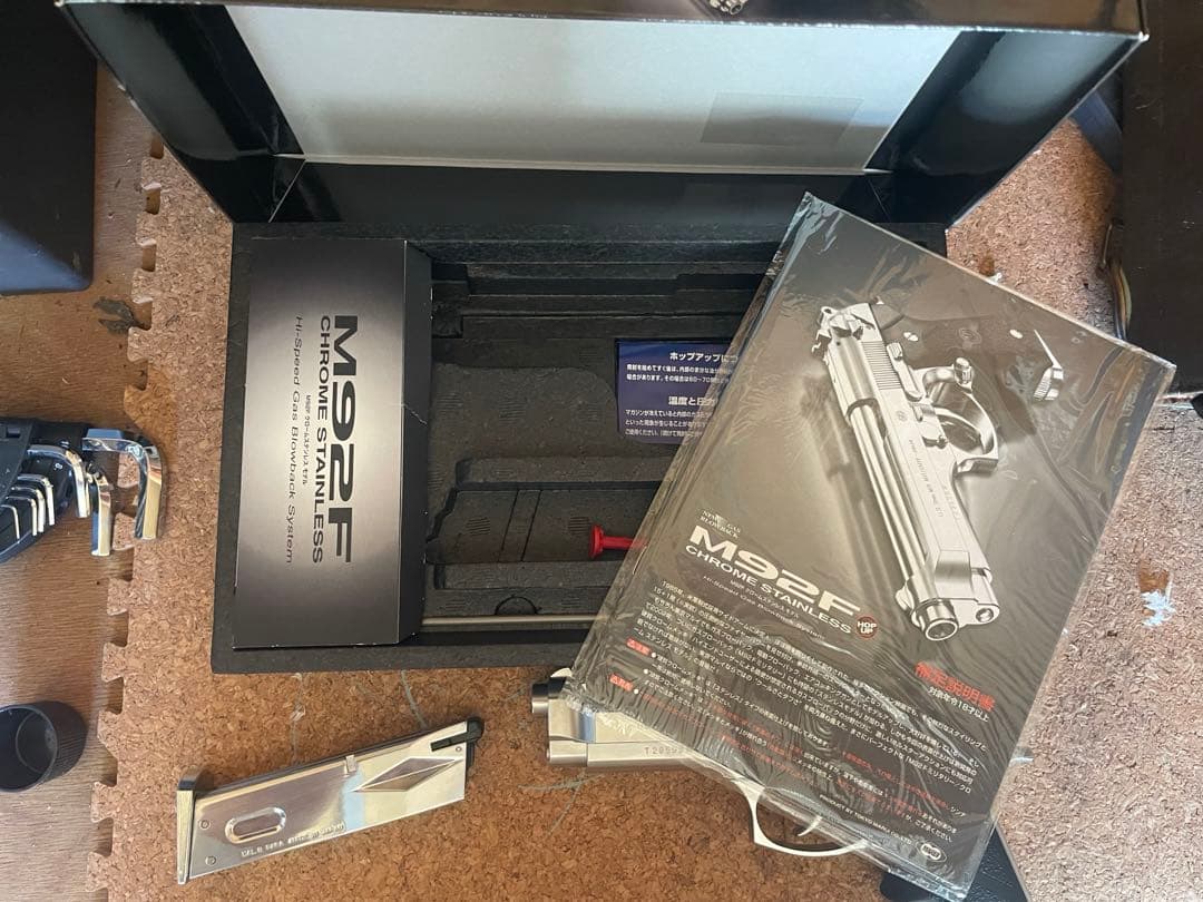 M92F クローム ステンレス ガスガン