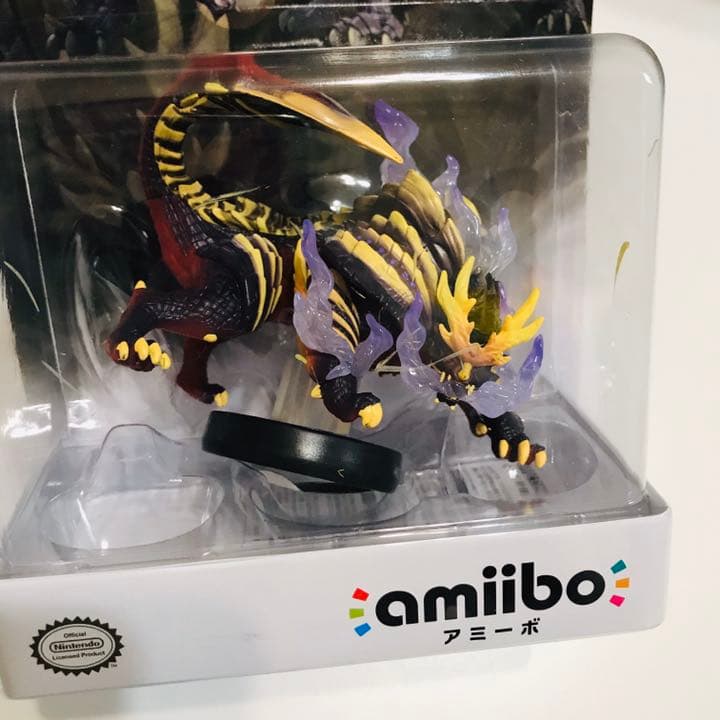 新品ですが訳あり品　アミーボ amiibo モンスターハンター　3体セット