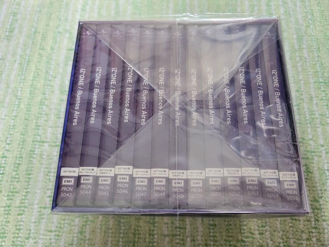 新品、未開封！IZ*ONEのCD+DVD6枚、BOX2個の8点セット