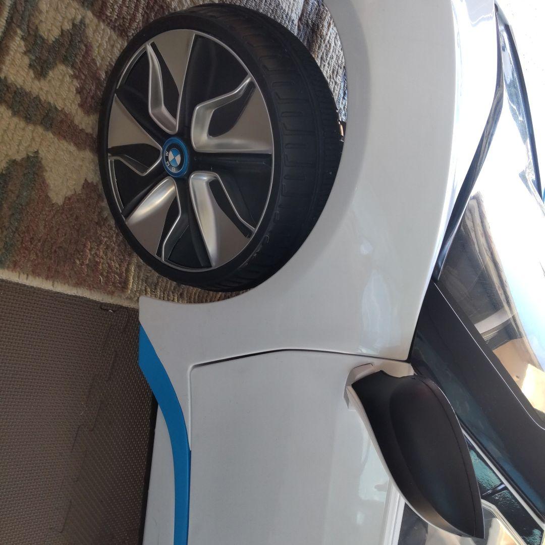 トイザらス　 i8 Concept Spyder 子供用電動自動車