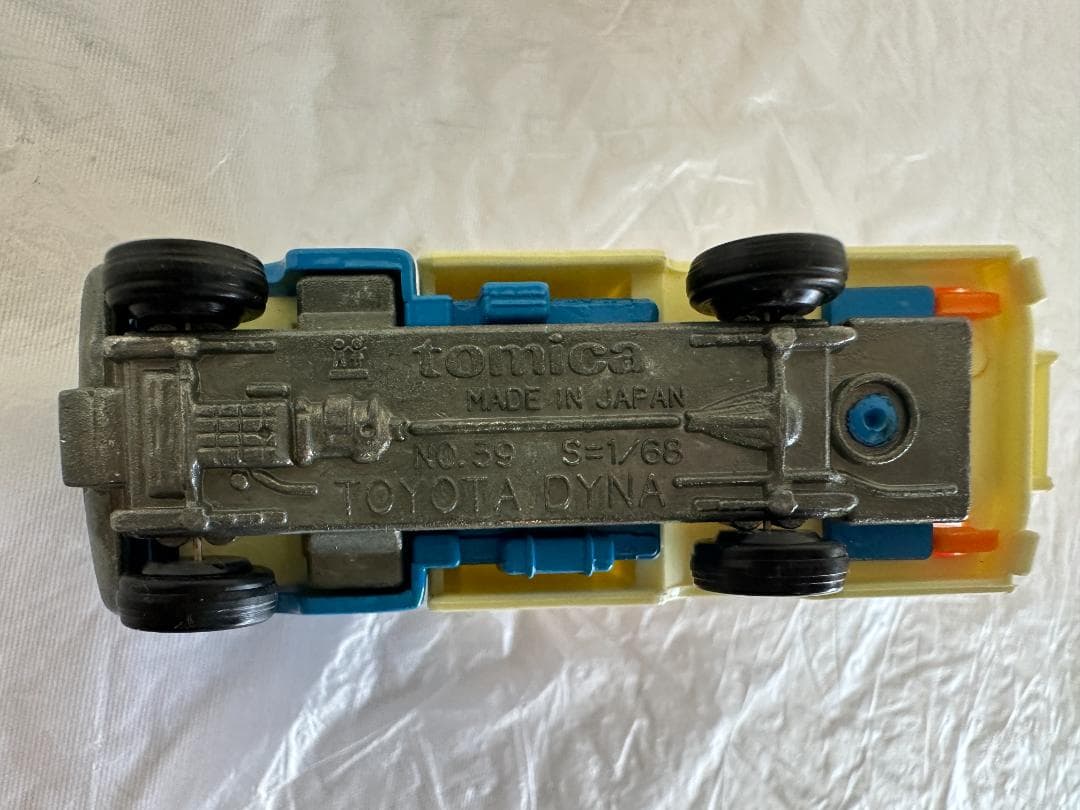 トミカ 黒箱 日本製 レトロ トヨタ ダイナ JAF レッカー トヨタ MP-1