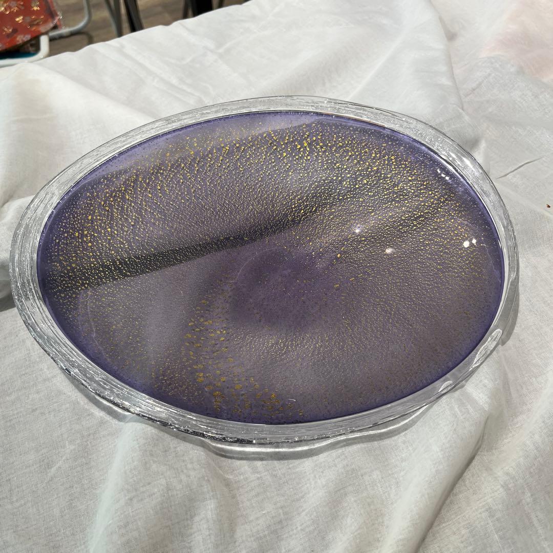 ガラス大皿　紫色の渦巻き模様　 　　小宇宙