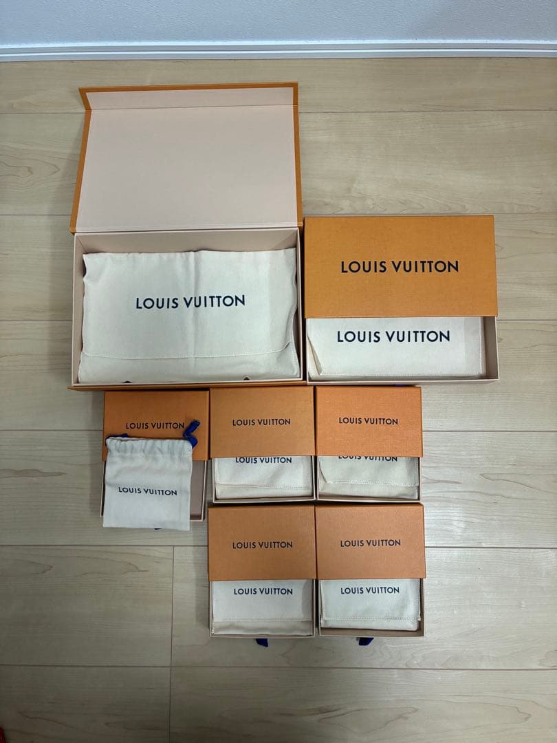 LOUIS VUITTON ショップ袋・箱・メッセージカード・保存袋・リボン
