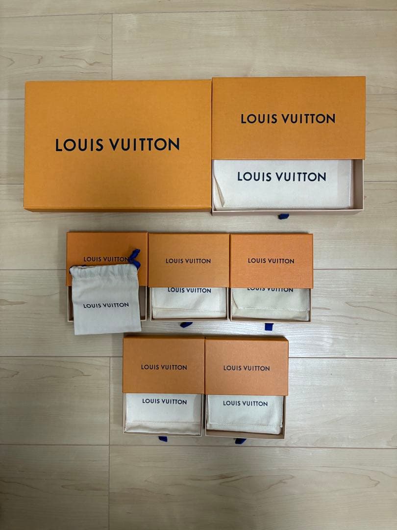 LOUIS VUITTON ショップ袋・箱・メッセージカード・保存袋・リボン