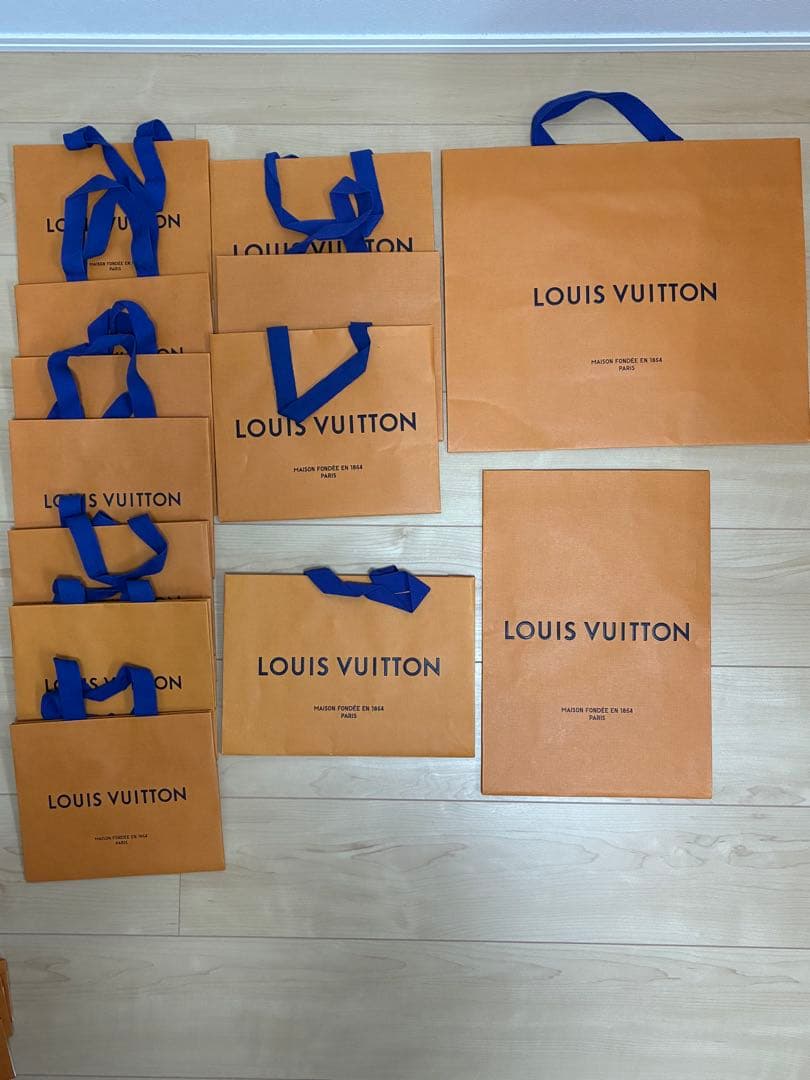 LOUIS VUITTON ショップ袋・箱・メッセージカード・保存袋・リボン