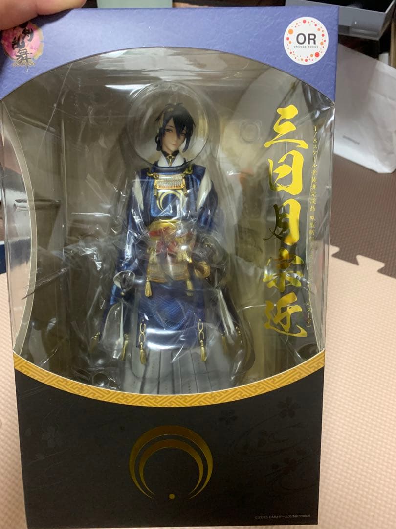 刀剣乱舞 フィギュア 1/8 三日月宗近 鶴丸国永