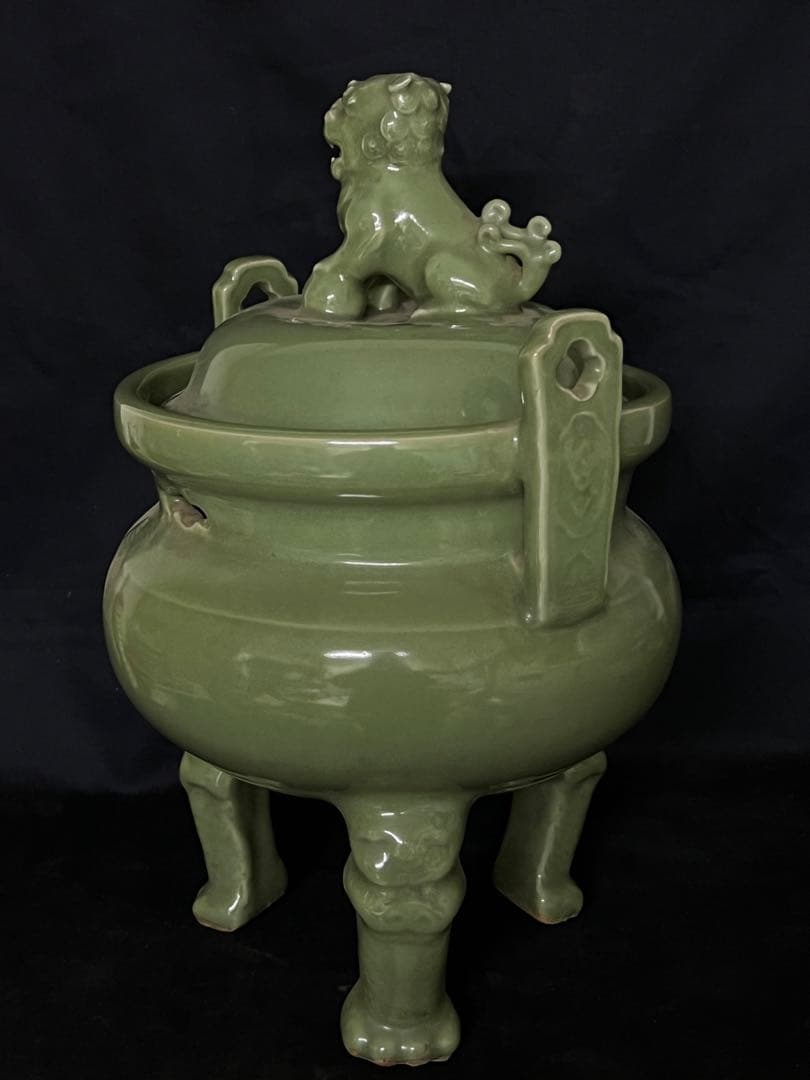 中国古美術　宋時代青磁香炉　龍泉窯三足香炉W66-0