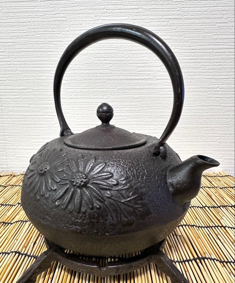 未使用、付属品付　岩手県奥州佐秋鋳造所 佐藤守巨造 真作保証　苺様　売約済み