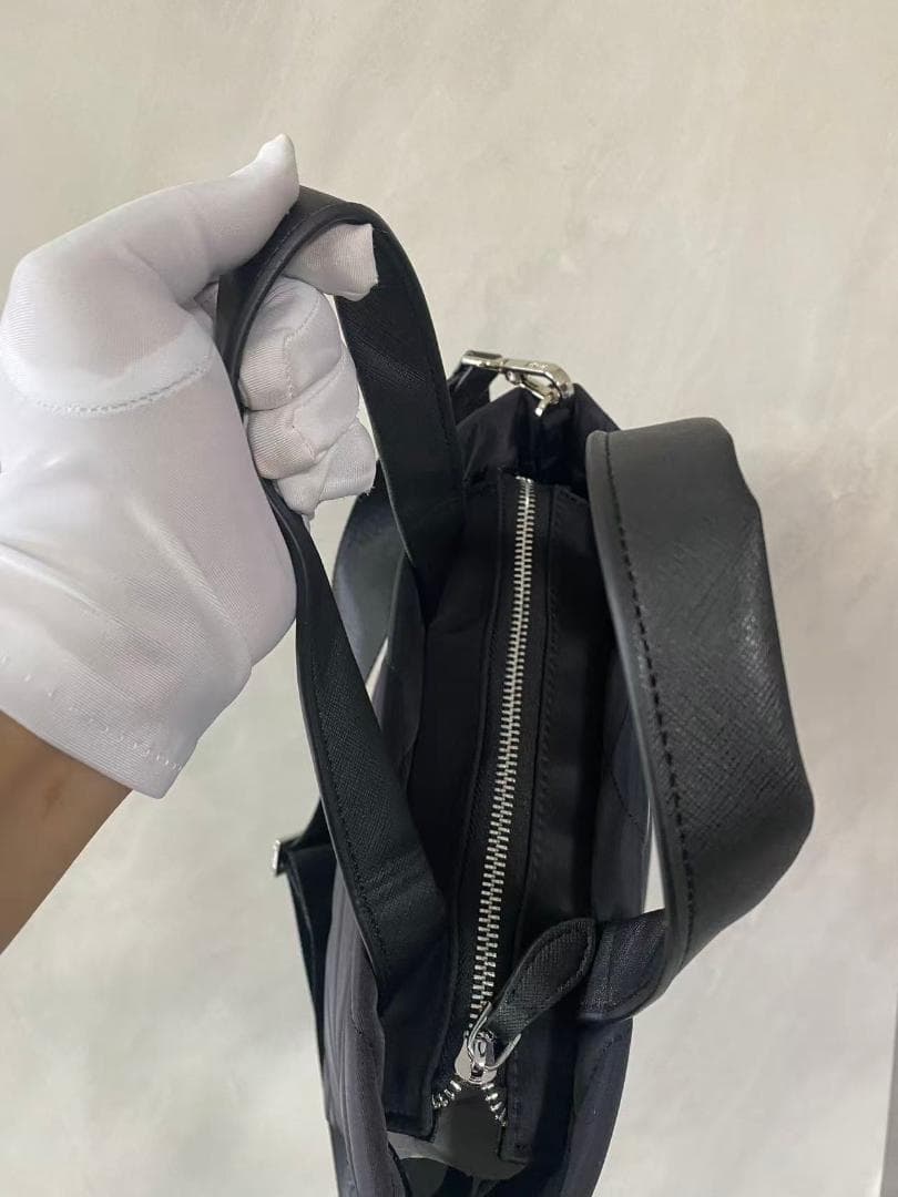 PRADA ブラック キルティング ハンドバッグ