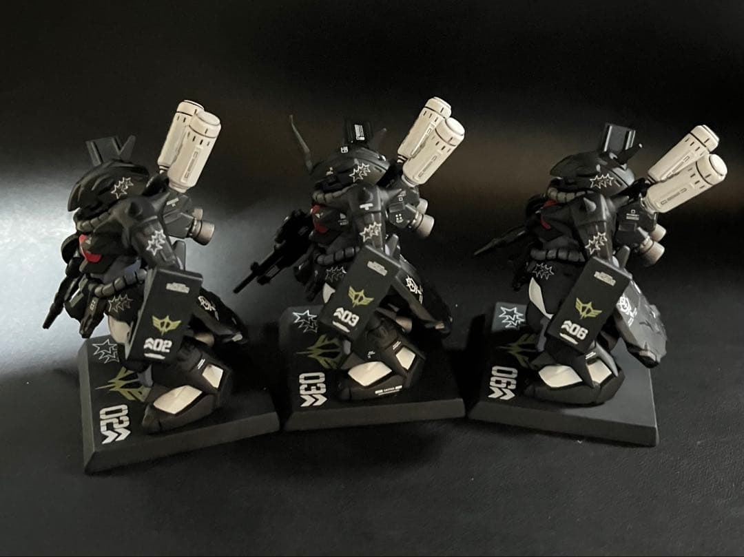 Piko　ガンダムコンバージ　黒い三連星　ザクⅢ改 リペイント