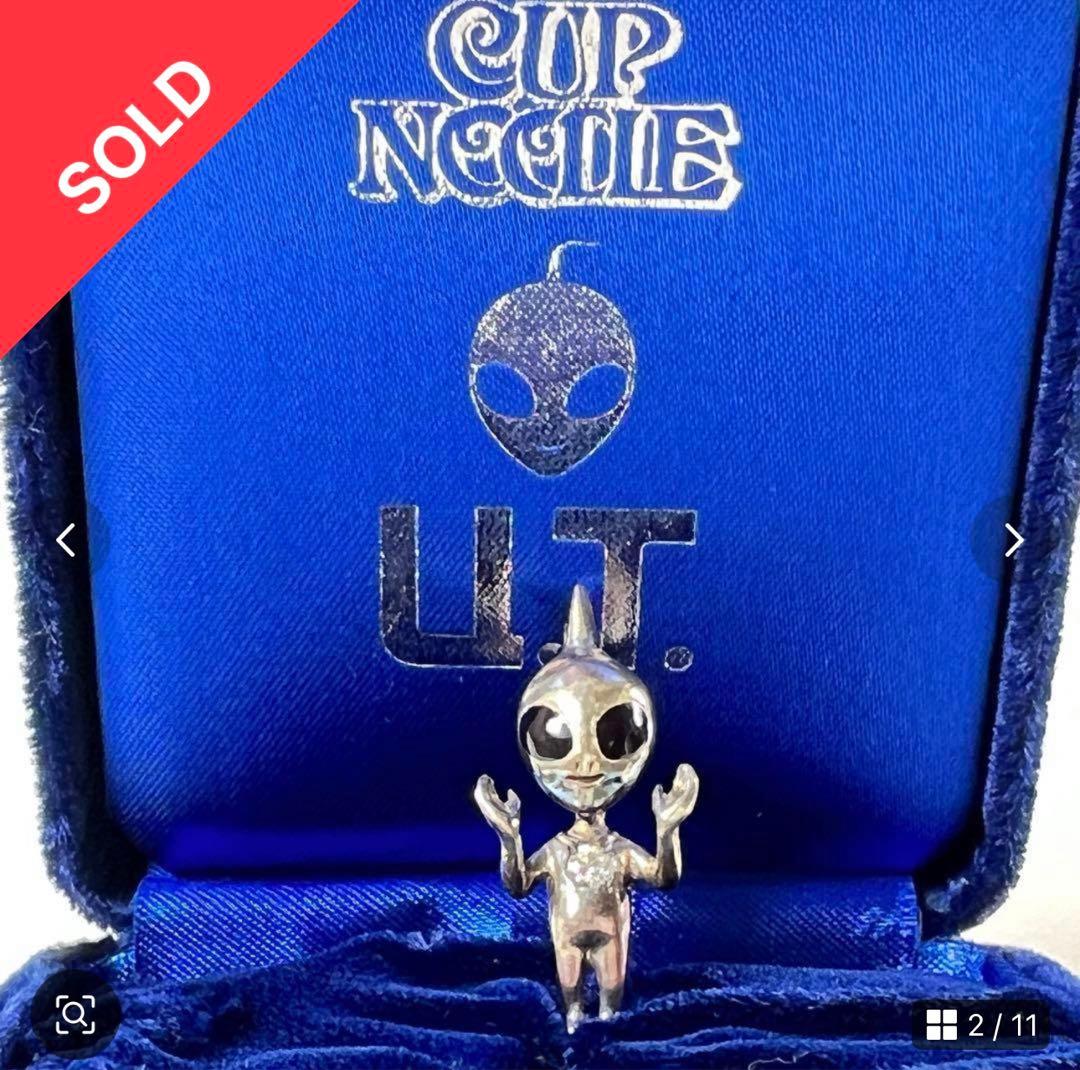 【田中貴金属製】輝け！ U.T. 宇宙人 ペンダントトップダイヤモンド0.1ct