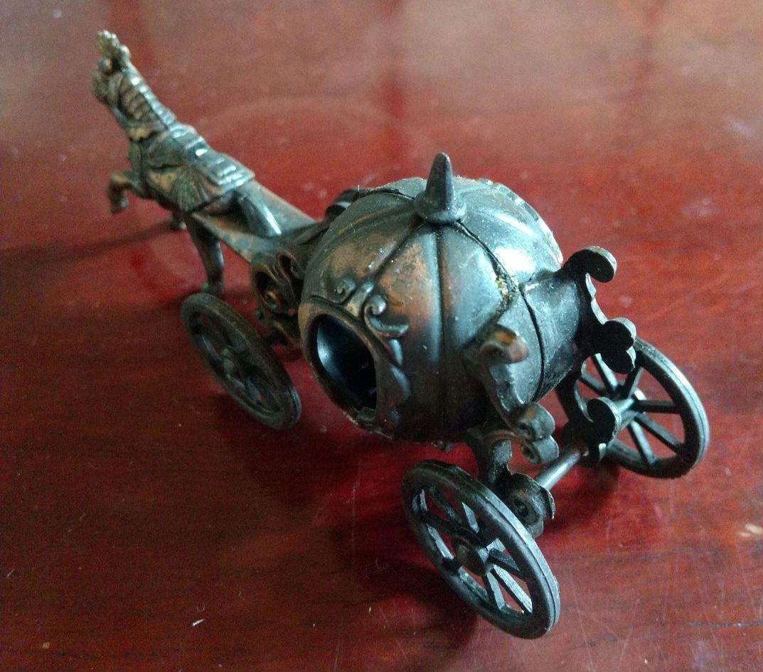 昭和レトロビンテージブロンズ色の彫刻、装飾馬車型金属工芸品(コレクション)