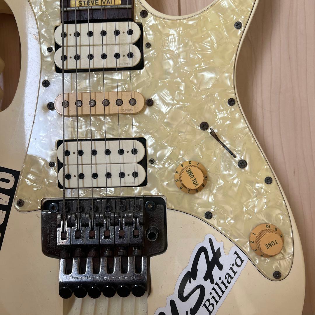 希少 Ibaniz JEM555WHスティーブヴァイ モデル　ギターケース付
