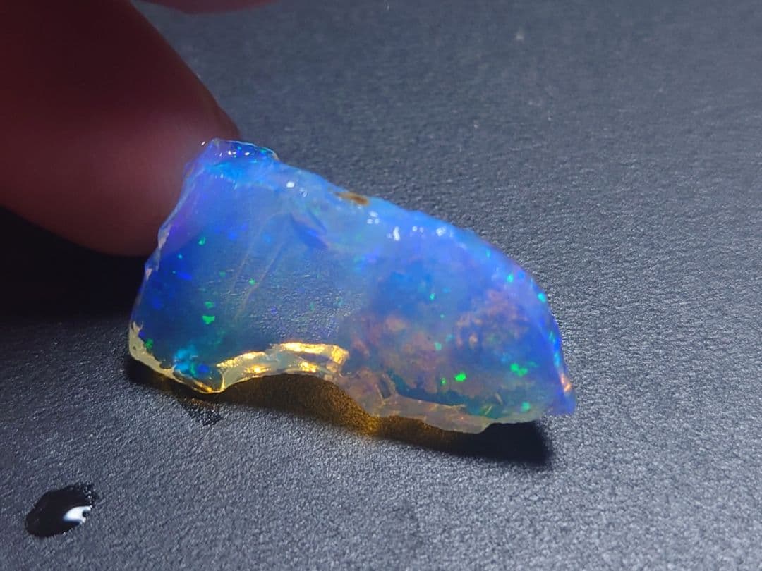 エチオピアウェロ産オパール　星空のような　鉱物標本　原石　チョーク