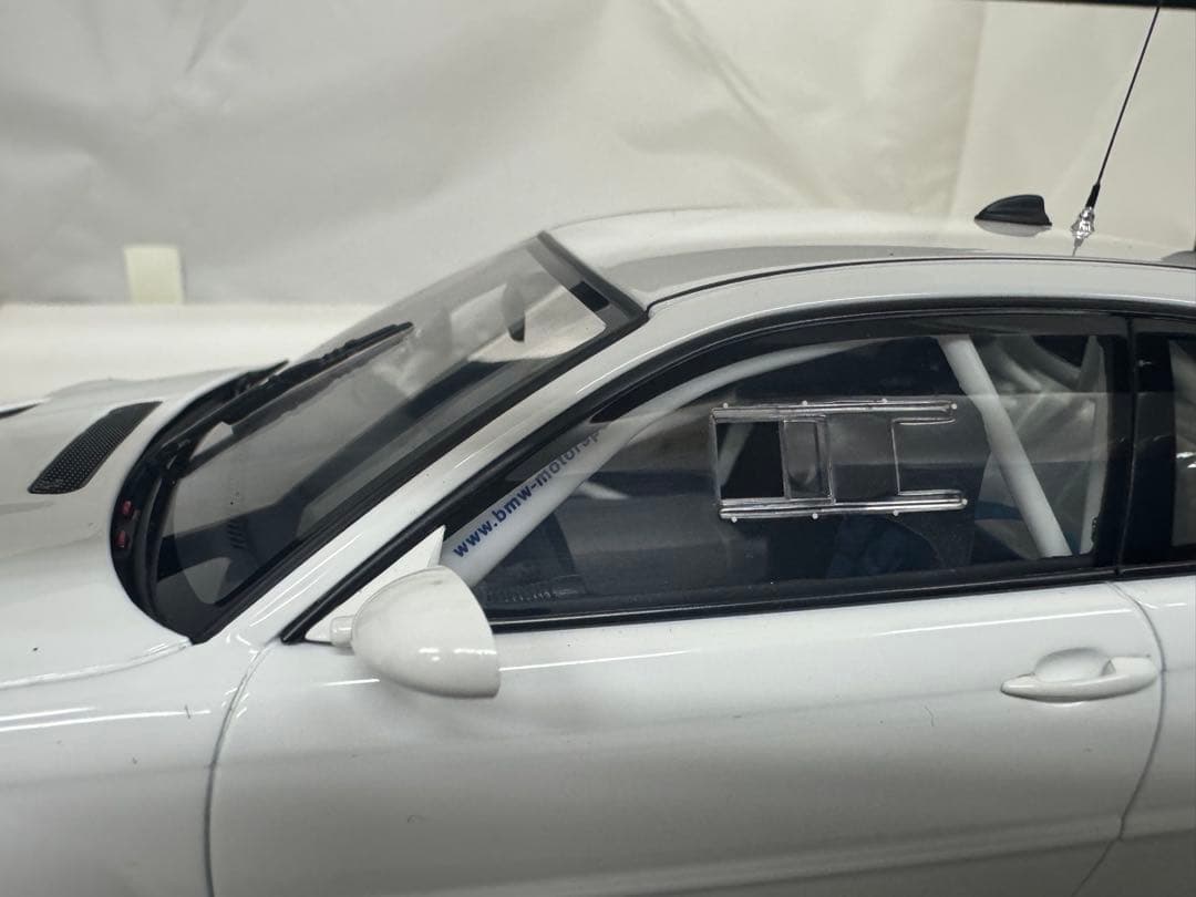 【新品】オートアート M3 GTR Plain Body 1/18 白