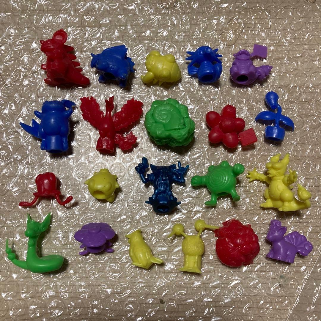 ポケモンガチャ　塩ビ人形　消しゴムフィギュア大量セット151体￼ピッピ人形ボール