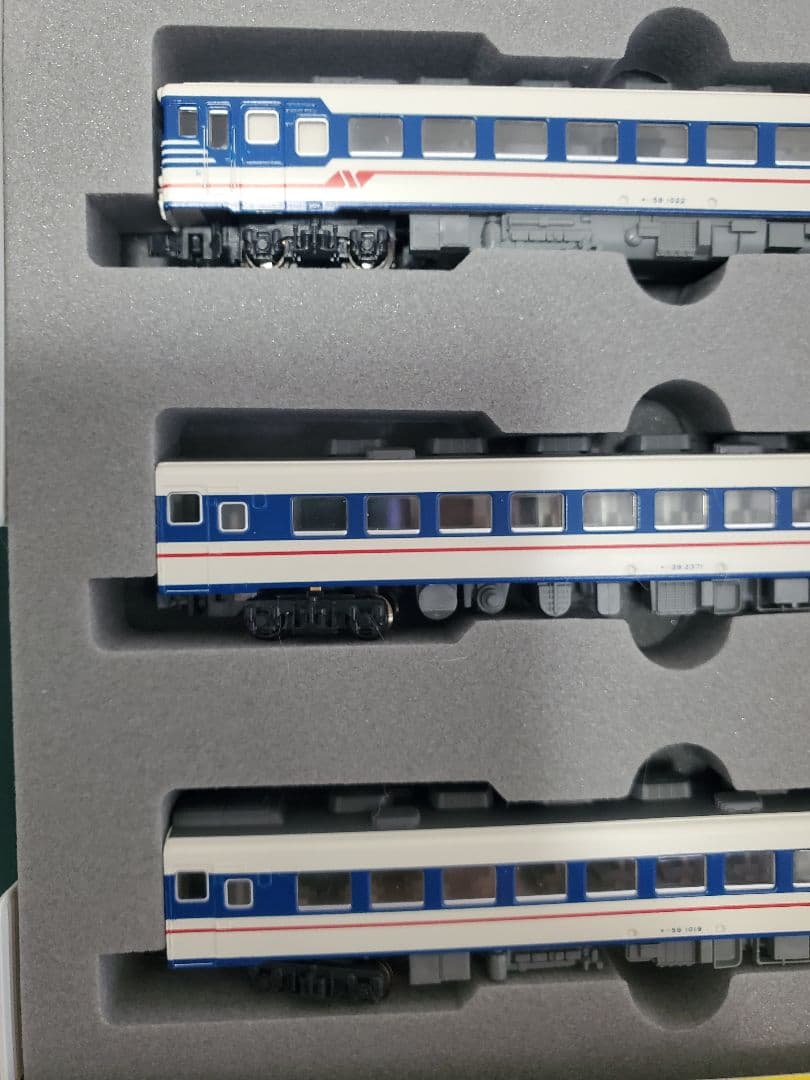 美品　KATO　10-357 キハ　58系　急行形気動車　新潟色