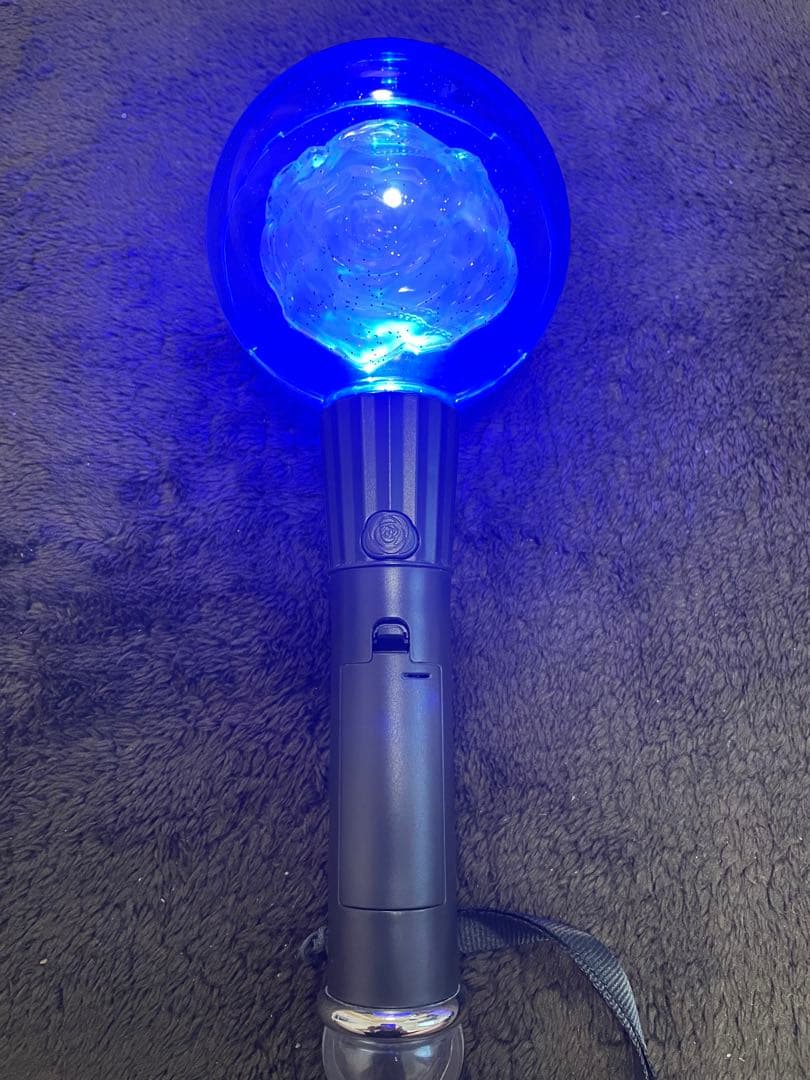 Ado マーズ　ペンライト箱付き　VIPブローチ　銀テ