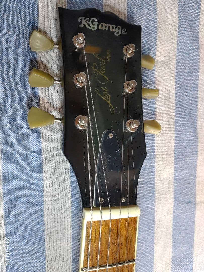 K・GarageのレスポールタイプセットネックのLost Pearlモデル美品