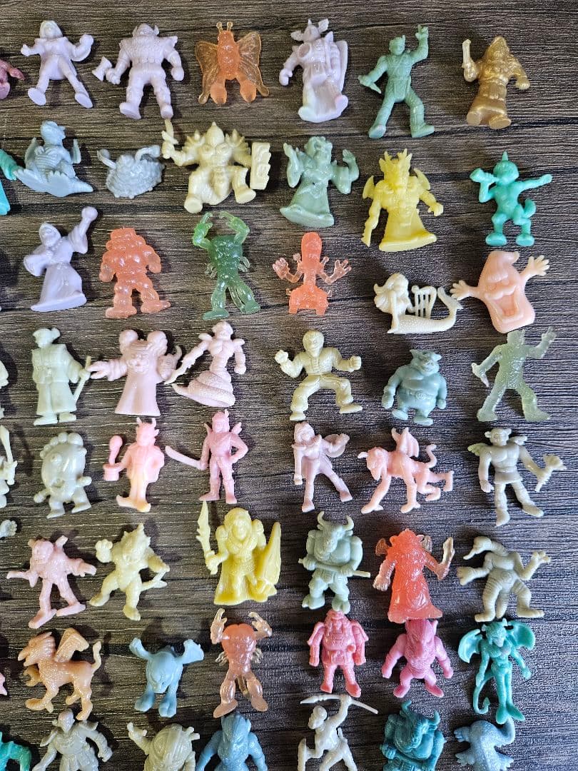 【ジャンク】ネクロスの要塞フィギュア大量まとめ　144体 消しゴムセット