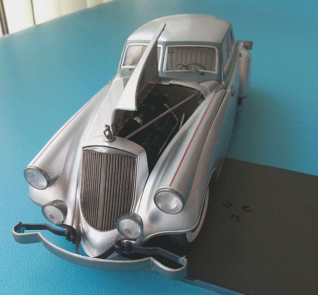 ミニカー 1/18 1933 Pierce-Arrow Silver Arrow