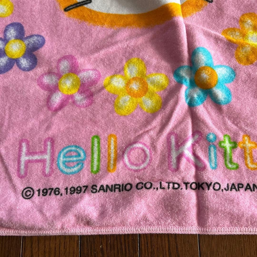 激レア　未使用　フラワーキティ バスタオル ピンク　サンリオらレトロ